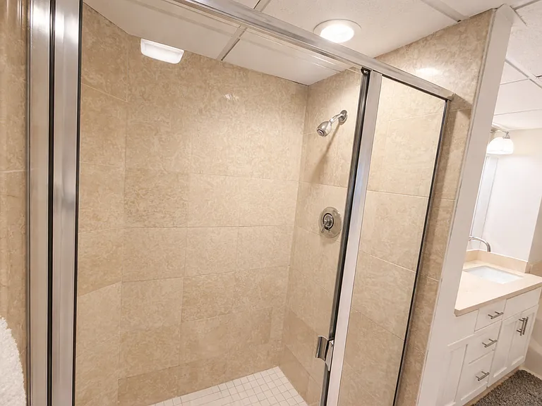 10740 Wilshire Blvd #608 — Photo 9