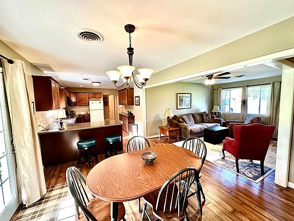 2nd image of 743 Brookwood Dr