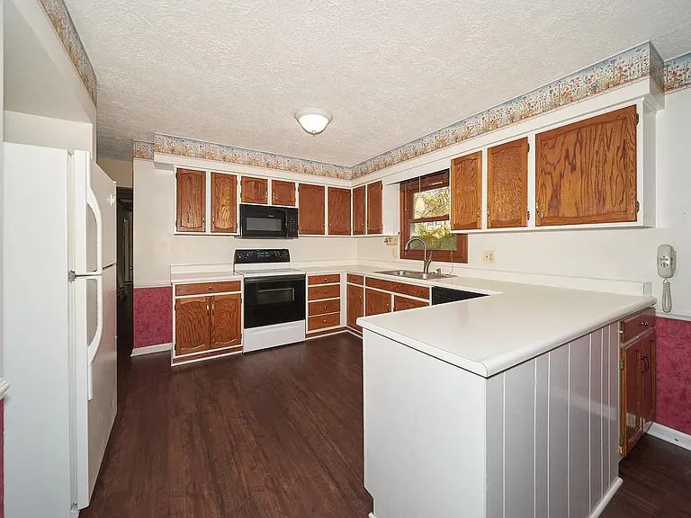 149 Springs Ct — Photo 15