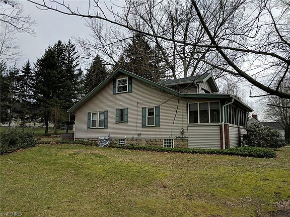 3rd image of 676 Bayview Dr