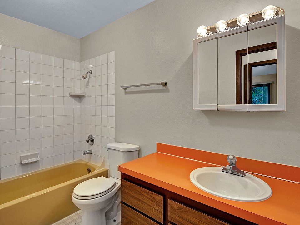 Arbor Pointe Apartments - Bathroom
