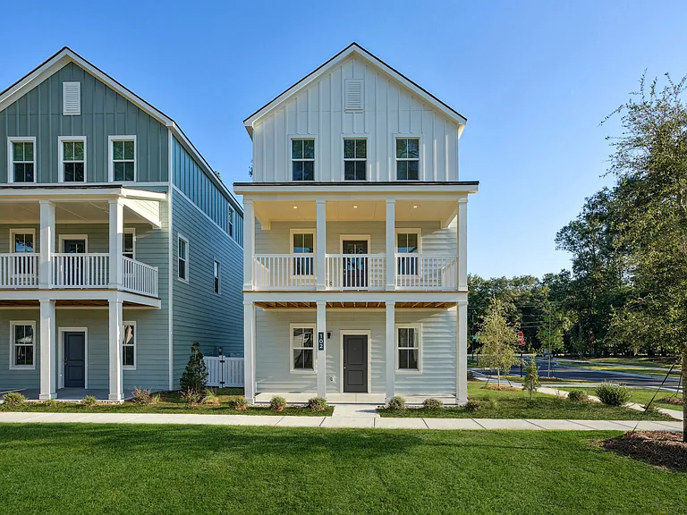 Hamlet Maybank - Homes & Townhomes for Rent — Photo 1