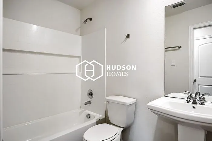 1720 E 10th Ave — Photo 10