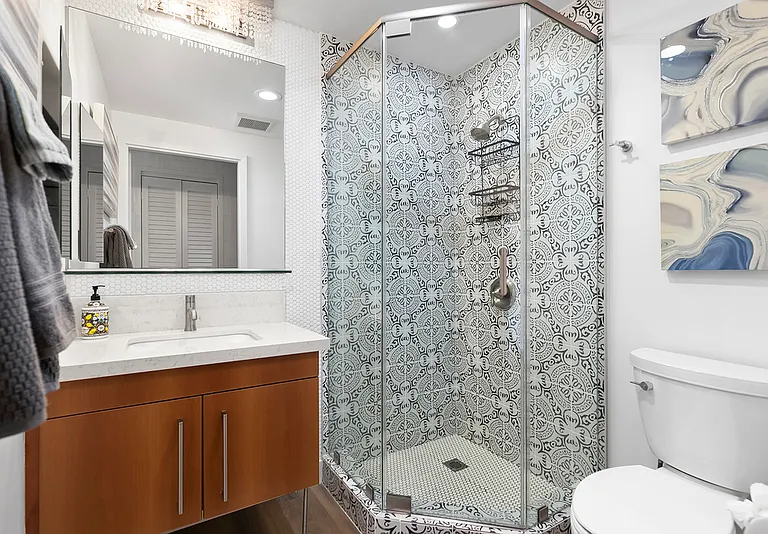 321 10th Ave #408 — Photo 16