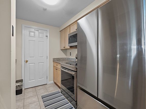 5th image of 148 Main St APT A309