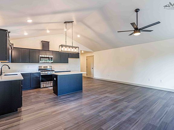3rd image of 725 W Briar Dr #2