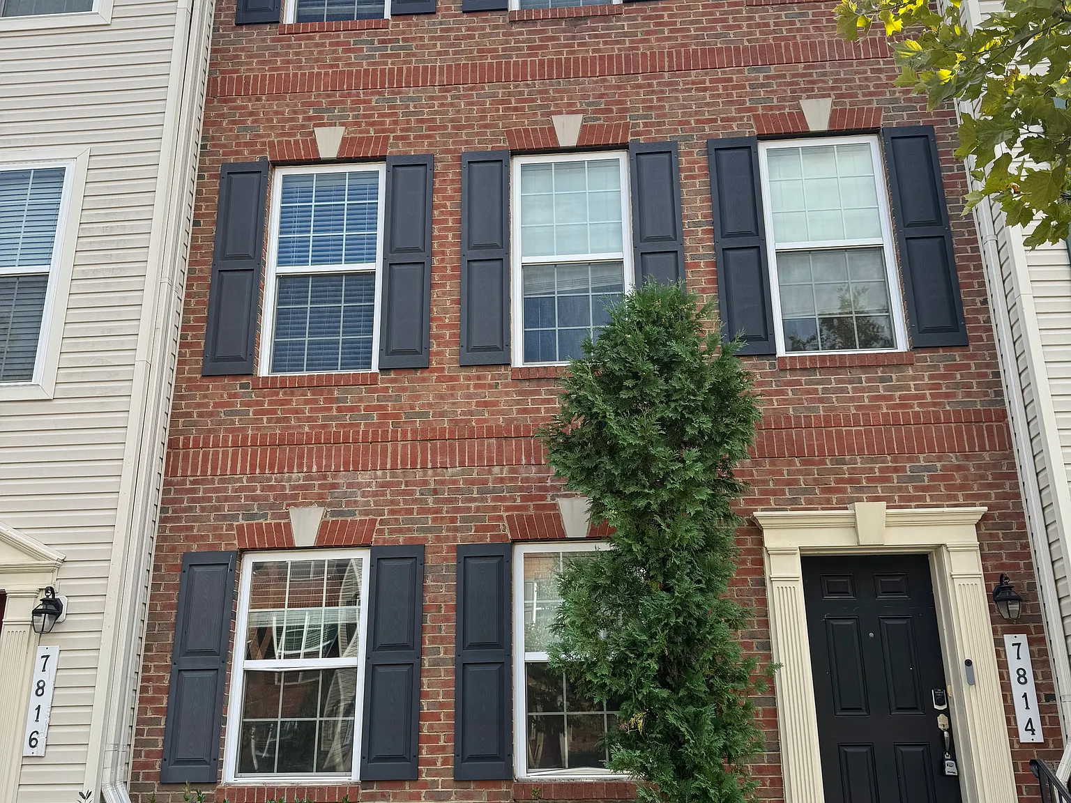 4 bed, 3.5 bath, 2000 sqft, $3,300 — Photo 4