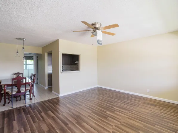 77 Kingswood, West Palm Beach, FL 33417