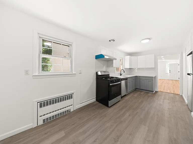 493 Beverly Rd #1 — Photo 6
