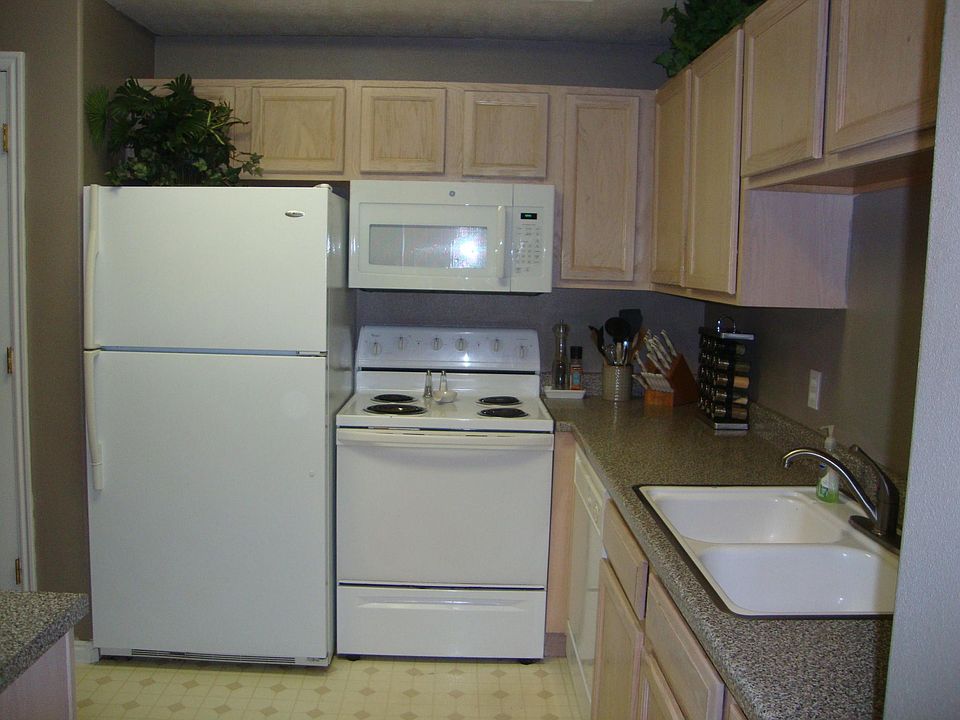 2nd image of 183 E Flowerfield Dr