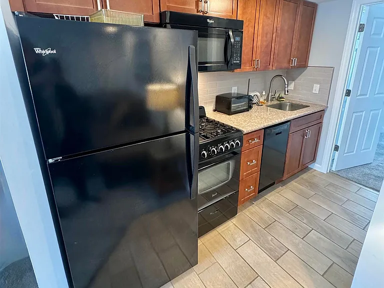 130 N Adams Ave #B — Photo 6