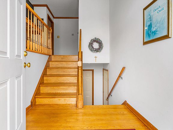 4th image of 106 Michael Ln