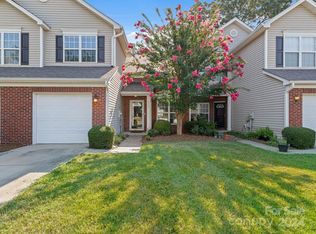 3216 Summerfield Ridge Ln, Matthews, NC 28105