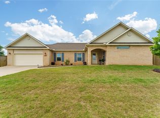 757 Harper Dr, Pea Ridge, AR 72751