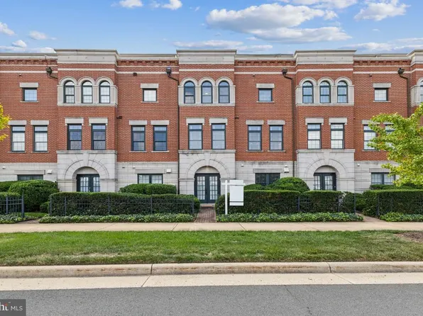 12160 Chancery Station Cir, Reston, VA 20190