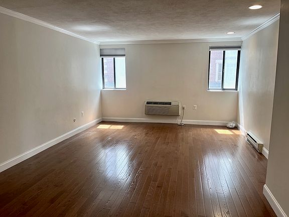 2nd image of 9 Appleton St APT 205
