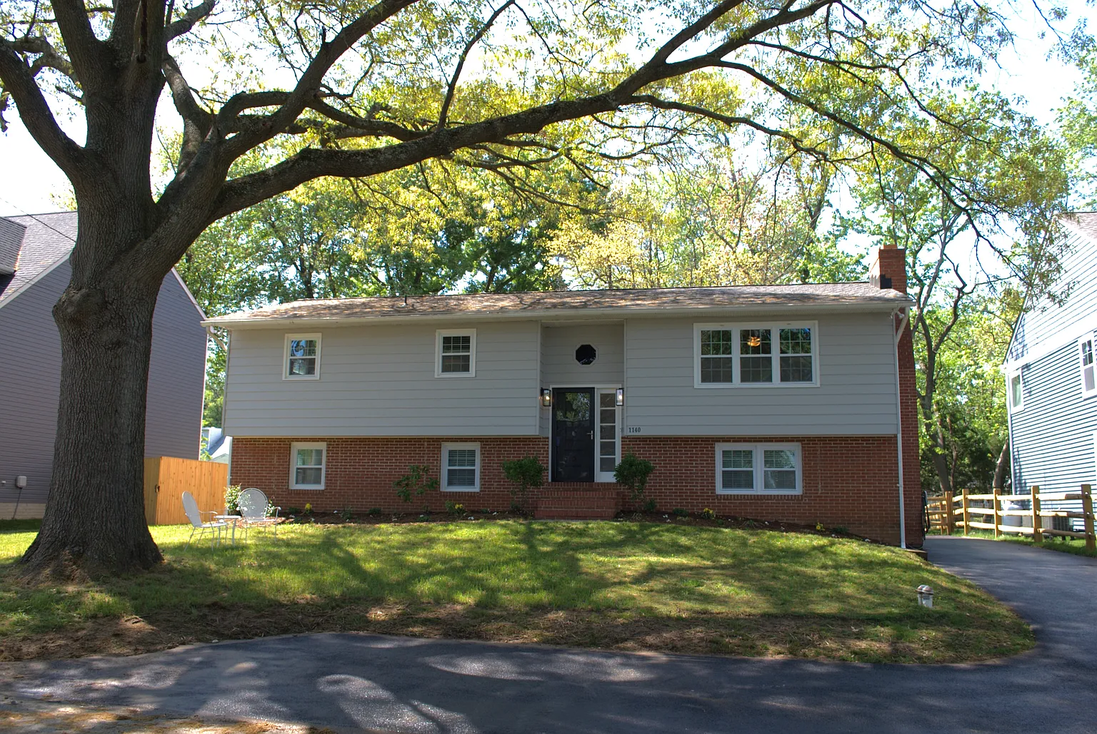 1140 Riverview Dr photo 1