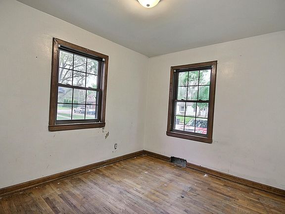 5th image of 2434 Carlton Ct