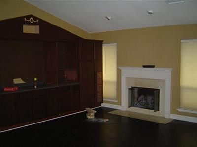 2nd image of 3281 Woodleigh Ln