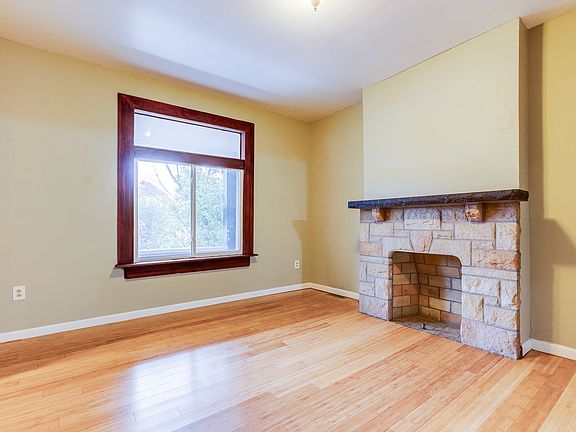 3rd image of 405 Edgemont St