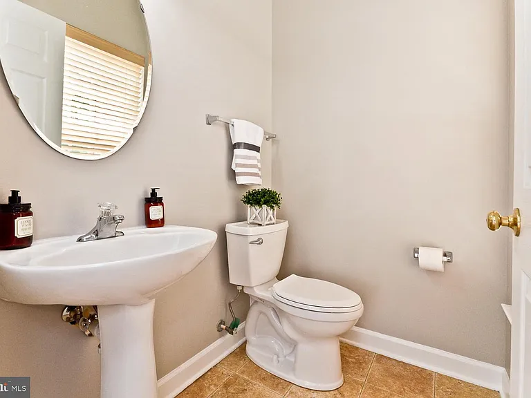 8006 Kingsmill Rd — Photo 10