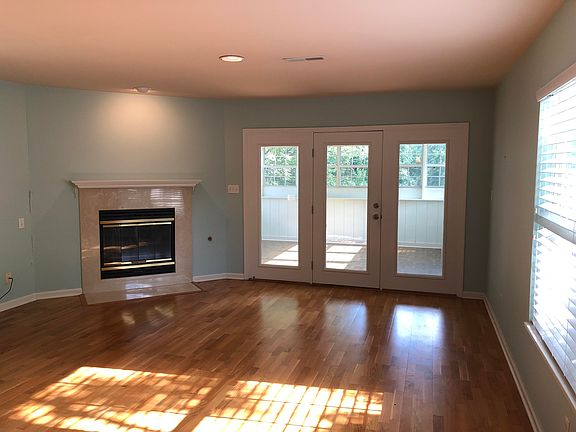 5th image of 1935 Locarno Dr