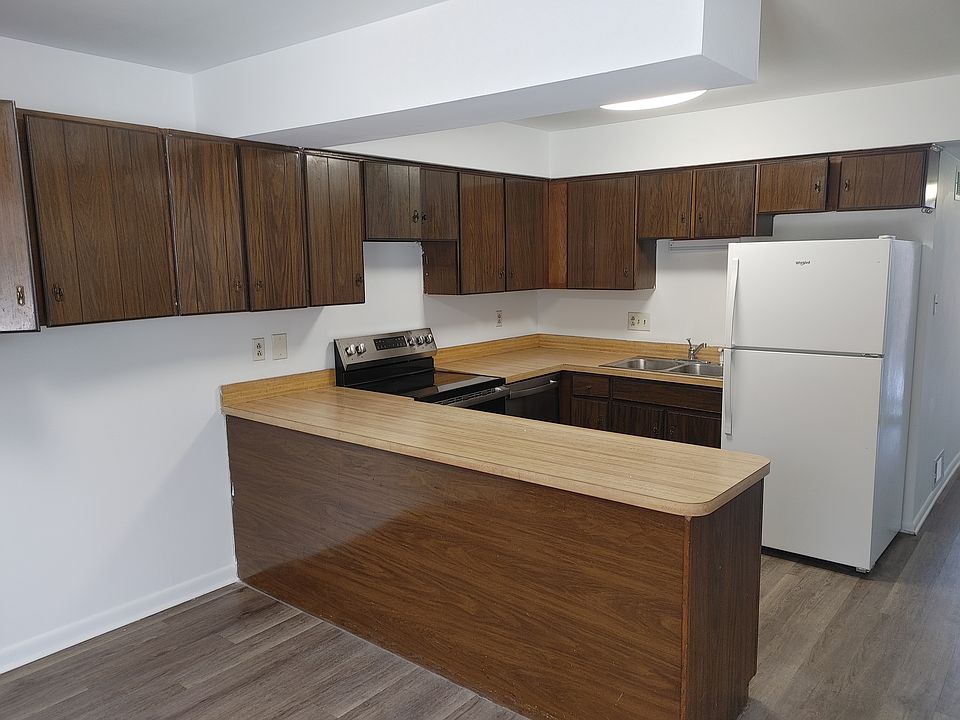 Cabinets, kitchen, new appliances