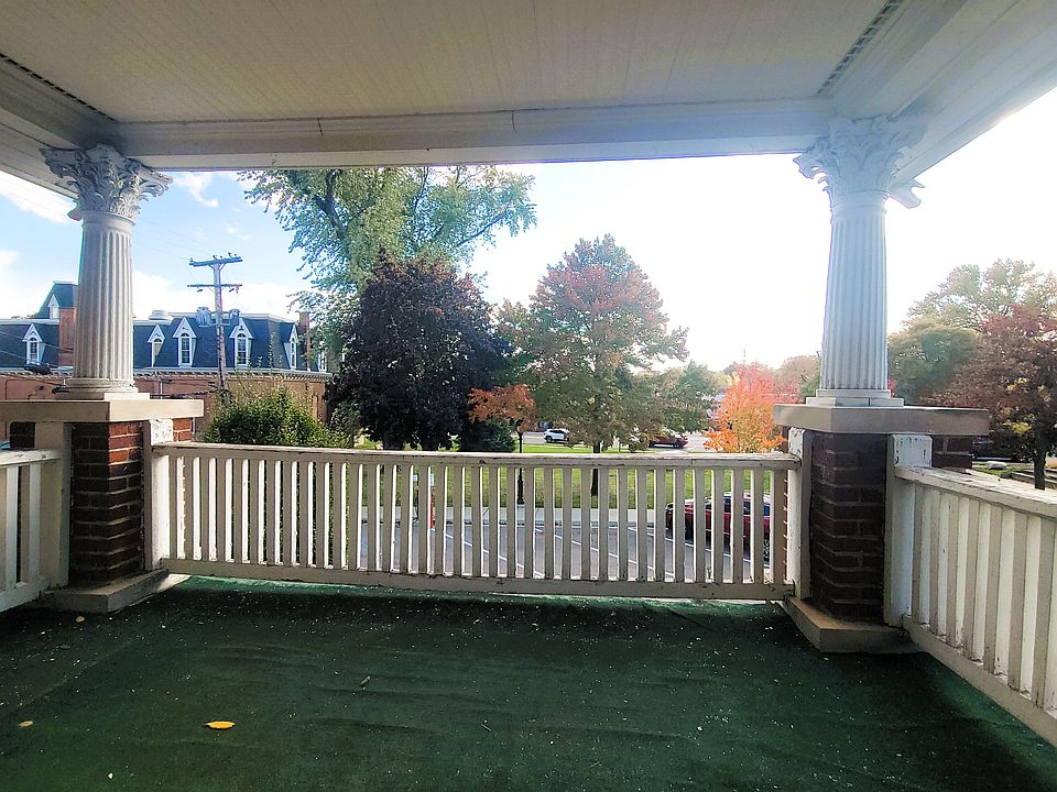 Balcony with view of the park