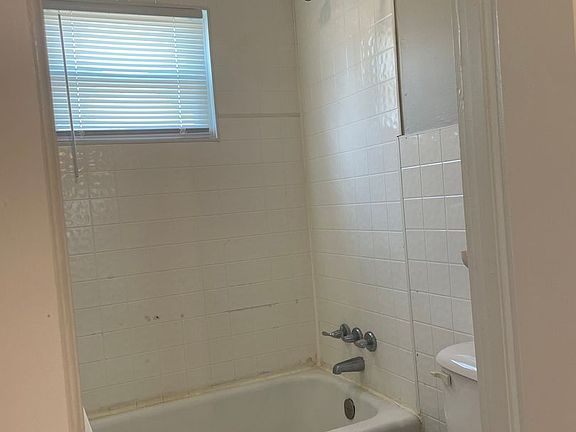 5th image of 89 Leach St