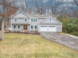 433 Cedar Ridge Dr, Glastonbury, CT 06033