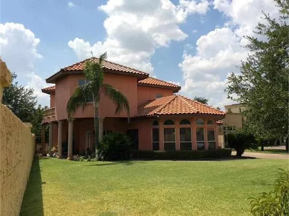 202 Vintage Ln, Laredo, TX 78041