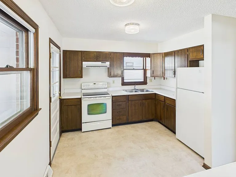 203 & 205 N Charles St — Photo 5