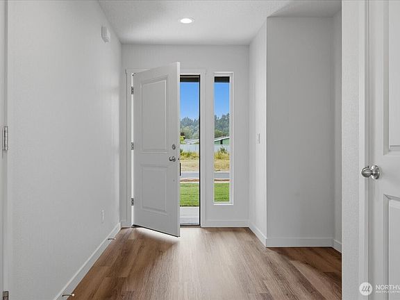 4th image of 2018 Henderson Way