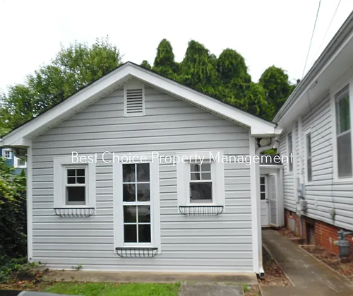 1903 N Holly St Photo 1