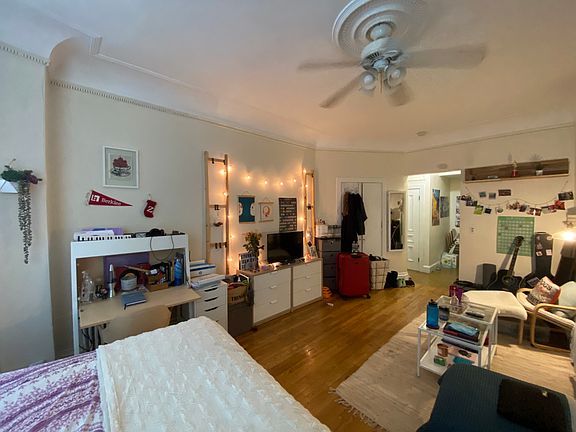 2nd image of 525 Beacon St APT 1