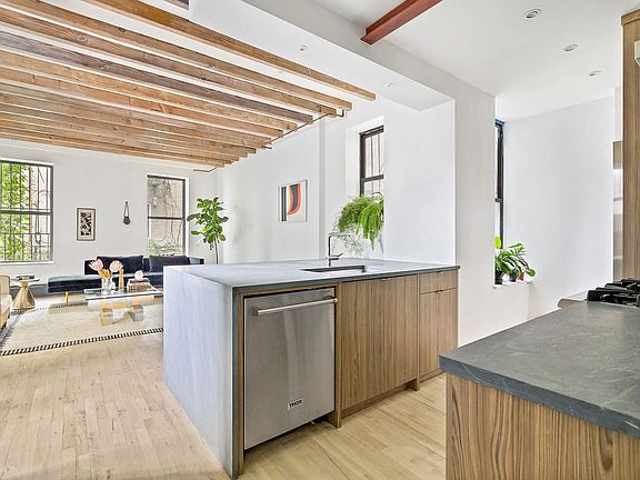 2nd image of 338 Chauncey St #1B