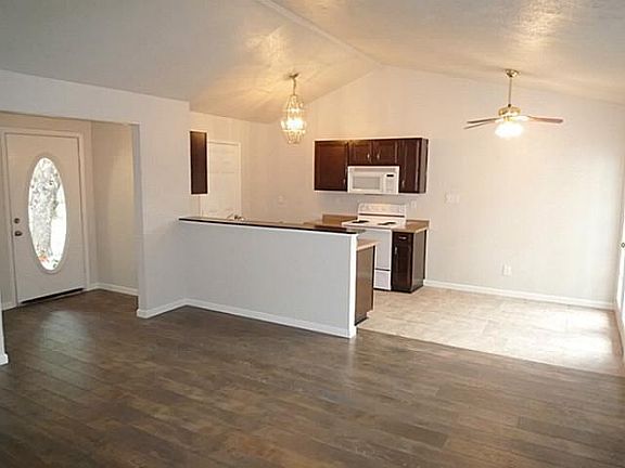3rd image of 6056 Dooley Dr
