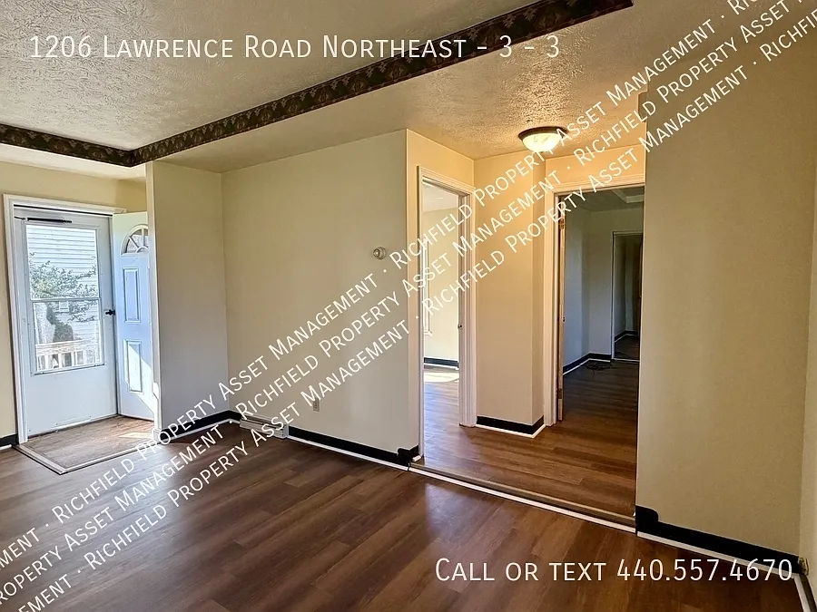2 bed, 1.0 bath, 900 sqft, $800 — Photo 3
