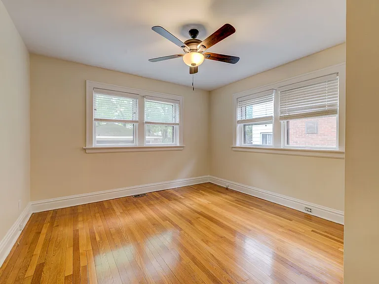 (201) 7230-32 Forsyth Blvd — Photo 16