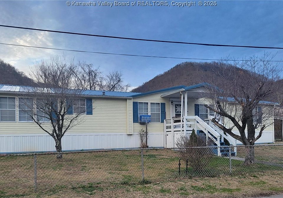 1st image of 1010 Kanawha St