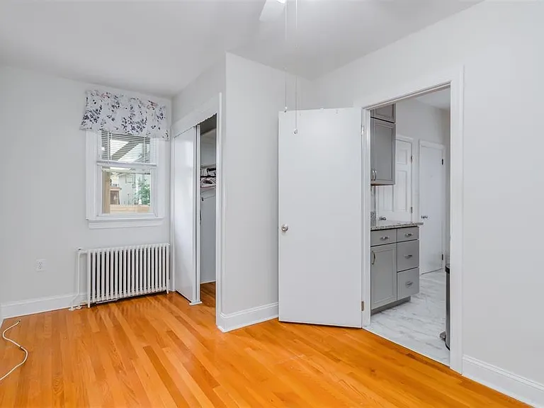 120 W 50th St #1 — Photo 9