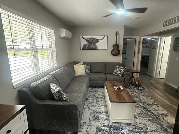 226 N Lake St, Linn Creek, MO 65052