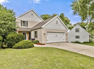 1438 Cleveland Ave, Waukesha, WI 53186