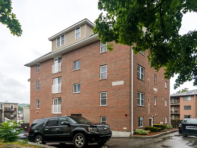 10 Middle Street Ct #7 — Photo 15