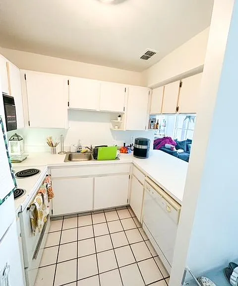 606 S Albany Ave #3 — Photo 10