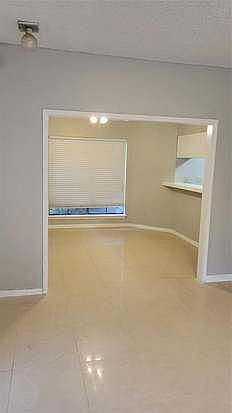 3rd image of 10171 Oakberry St