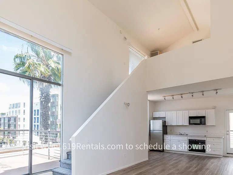 2084 Kettner Blvd #35 — Photo 3