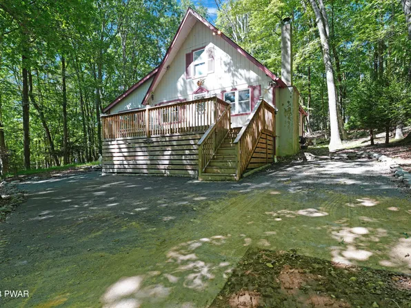 174 Mountain Lake Dr, Dingmans Ferry, PA 18328