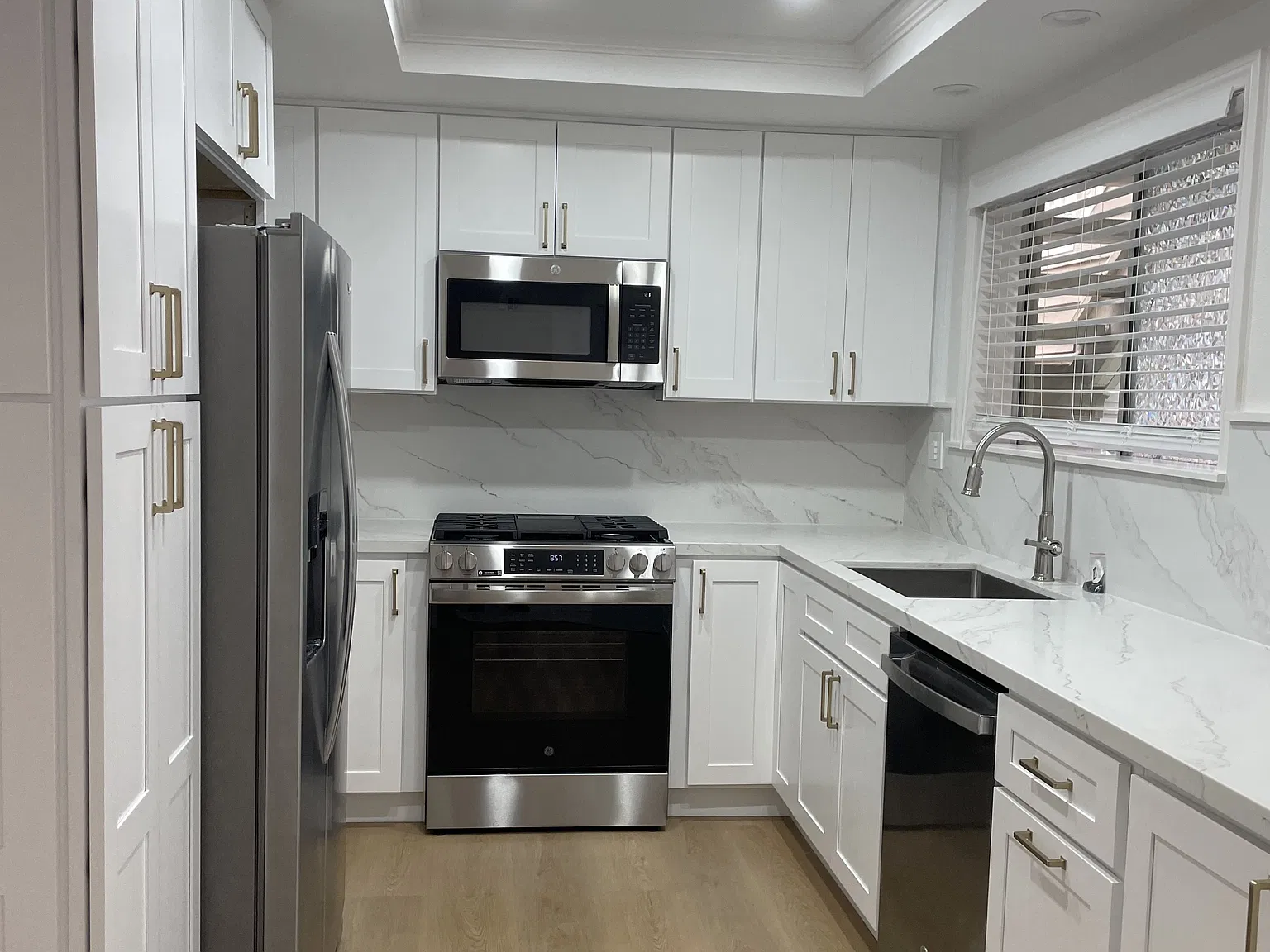 2 bed, 950 sqft, $3,595 — Photo 3