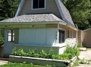 526 Saint Louis St, Ferndale, MI 48220